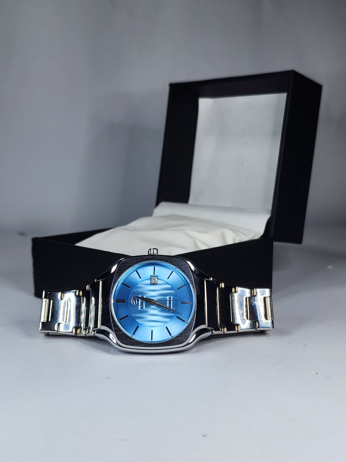 Rick in silver with classy blue dial